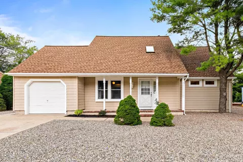113 Timberlake Dr, Manahawkin, NJ 08050