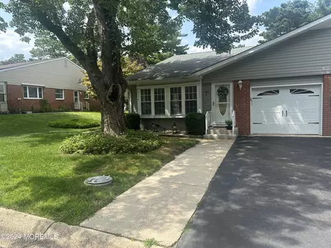 103 Conestoga Dr # A, Whiting, NJ 08759