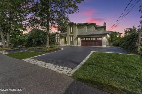 15 Bungalow Pl, Oceanport, NJ 07757