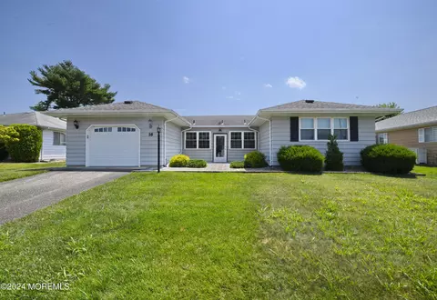 16 Palmetto Point St, Toms River, NJ 08757