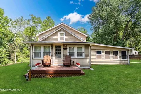 10 Ilene Way, Freehold, NJ 07728