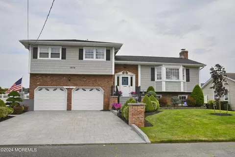1608 Blue Heron Ct, Point Pleasant, NJ 08742