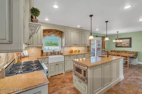 Kitchen - 3050 Governors Xing, Wall, NJ 07719 photo 3 of 5