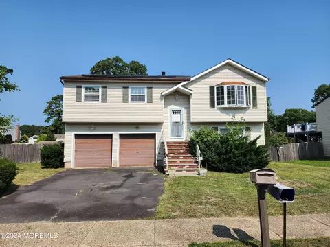 326 Emberly Rd, Brick, NJ 08723