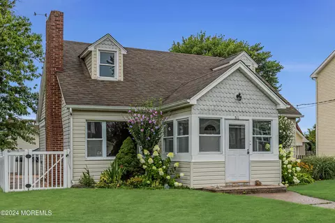 511 E Bay View Ave, Ocean Gate, NJ 08740 photo 1