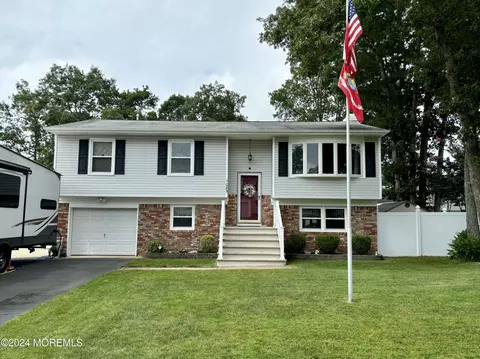 1089 Buccaneer Ln, Manahawkin, NJ 08050