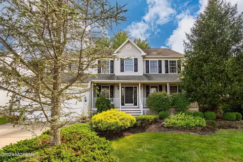 8 Gristmill Rd, Howell, NJ 07731