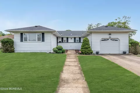 59 Grenada St, Toms River, NJ 08757