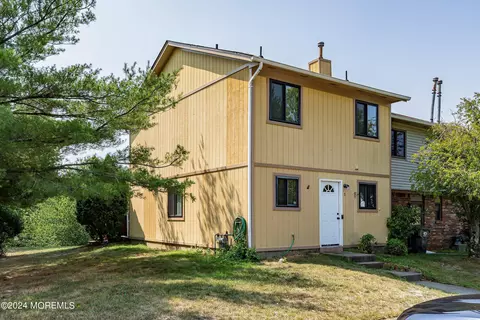 1 Alec Dr #1000, Howell, NJ 07731