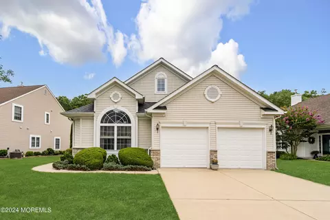 31 Belmar Blvd, Waretown, NJ 08758