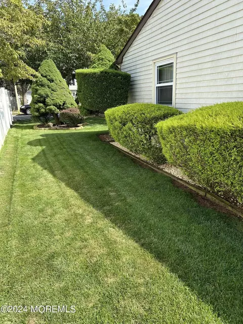 Exterior - 1469 Jay Ave, Brick, NJ 08724 photo 4 of 9