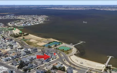 801 Bay Blvd, Lavallette, NJ 08735