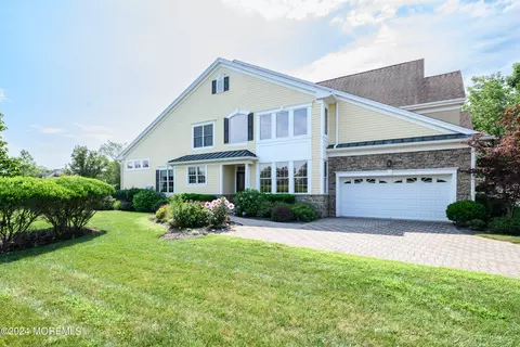 1 Hazelwood Ter, Tinton Falls, NJ 07724