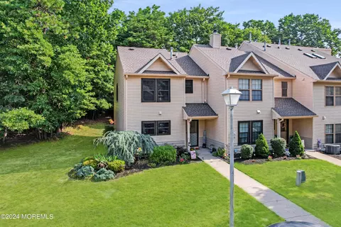100 Whispering Oaks Way, Jackson, NJ 08527
