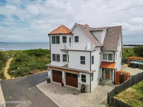 203 Johnson Pl, Port Monmouth, NJ 07758