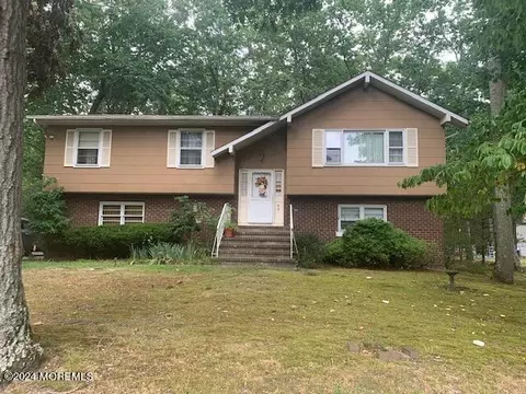 45 Butterfly Rd, Jackson, NJ 08527