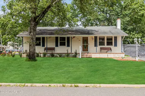 1048 Dune Ave, Manahawkin, NJ 08050