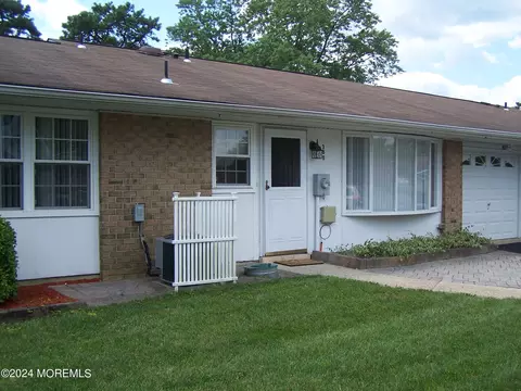 38 Edinburgh Ln # B, Manchester, NJ 08759