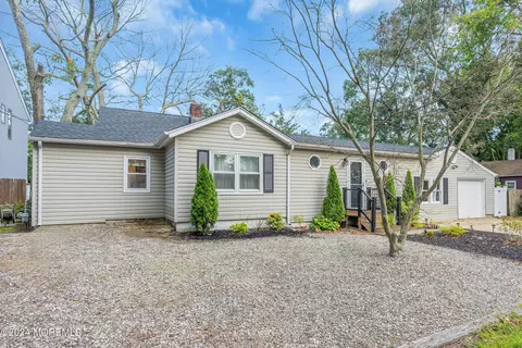 25 Homestead Dr, Brick, NJ 08723