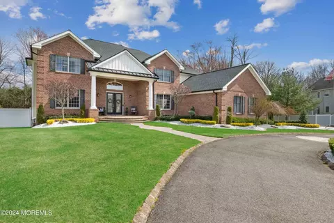 13 Kipling Way, Manalapan, NJ 07726