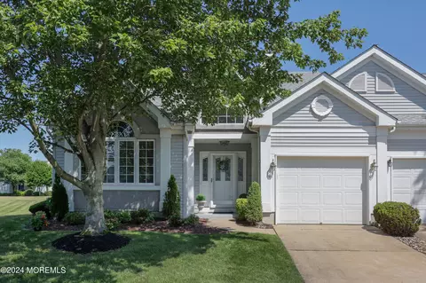 4 Birmingham Ln, Monroe, NJ 08831