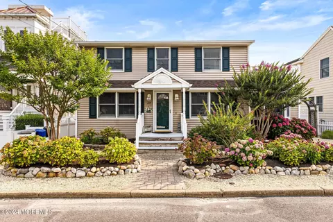 119 E South 34th St, Long Beach Township, NJ 08008