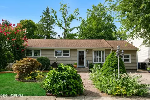 7 Brook St, Red Bank, NJ 07701