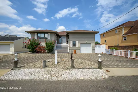 3128 Veeder Ave, Toms River, NJ 08753