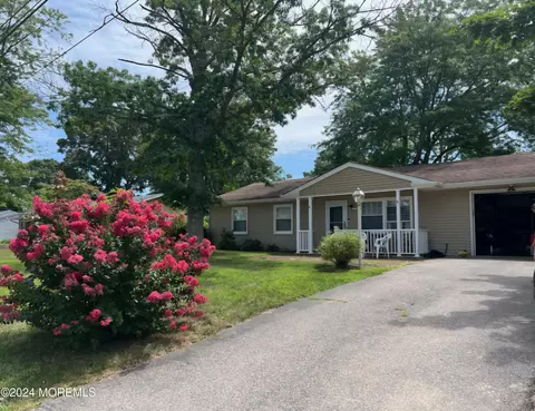 301 Clairmore Ave, Lanoka Harbor, NJ 08734