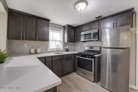 84 Lighthouse Dr, Waretown, NJ 08758 photo 9