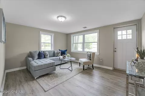 84 Lighthouse Dr, Waretown, NJ 08758 photo 4