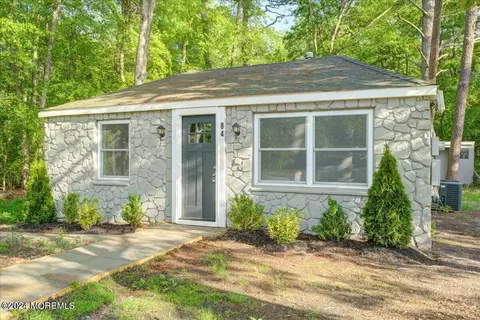 84 Lighthouse Dr, Waretown, NJ 08758 photo 2