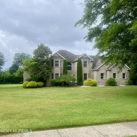 170 Palisade Dr, Freehold, NJ 07728
