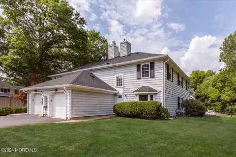 1002 Buckingham Cir, Middletown, NJ 07748