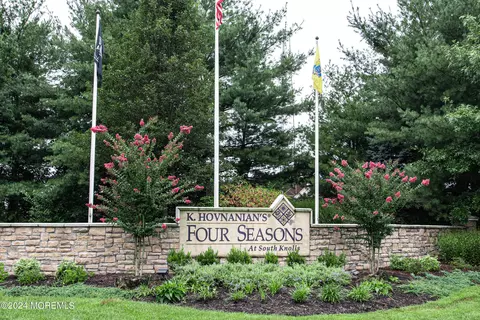 24 Marlow Dr, Jackson, NJ 08527