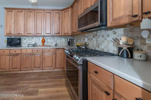 Kitchen - 24 Marlow Dr, Jackson, NJ 08527 photo 5 of 7