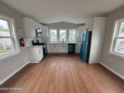 207 2nd St, Jackson, NJ 08527
