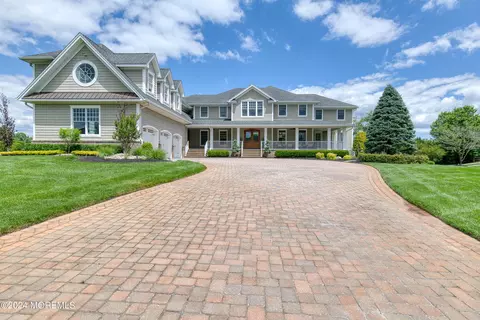 17 N Bretwood Dr, Colts Neck, NJ 07722