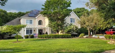 1668 Amy Ct, Toms River, NJ 08755