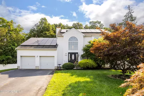 978 Riverbrook Ct, Toms River, NJ 08753
