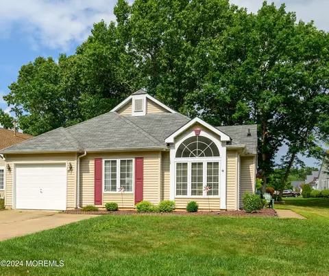 20 S Avon Dr, Jackson, NJ 08527