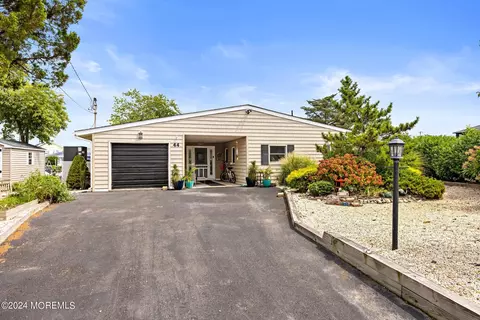 44 N Captains Dr, Little Egg Harbor, NJ 08087