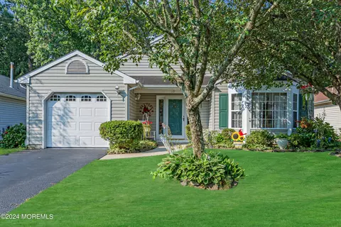 15 Brant Dr, Brick, NJ 08724