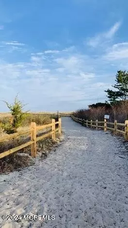 534 Washington Blvd #9, Sea Girt, NJ 08750