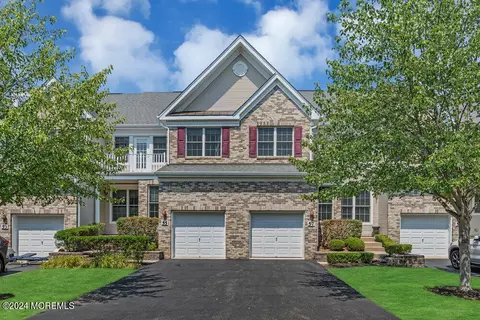 57 Inwood Dr, Manalapan, NJ 07726