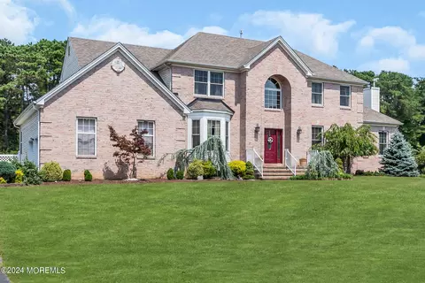 5 Sarah Ct, Jackson, NJ 08527