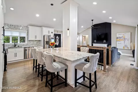 26 Bedle Rd, Hazlet, NJ 07730