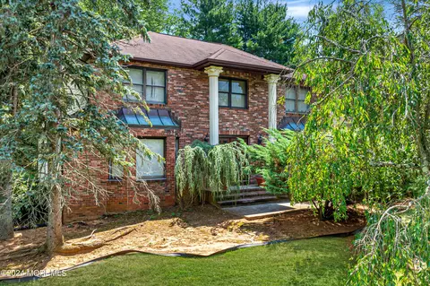 218 Ueland Rd, Red Bank, NJ 07701