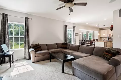 116 E Crossing Dr, Mount Royal, NJ 08061 photo 18