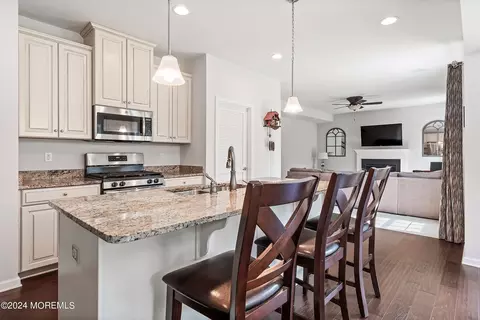 116 E Crossing Dr, Mount Royal, NJ 08061 photo 7
